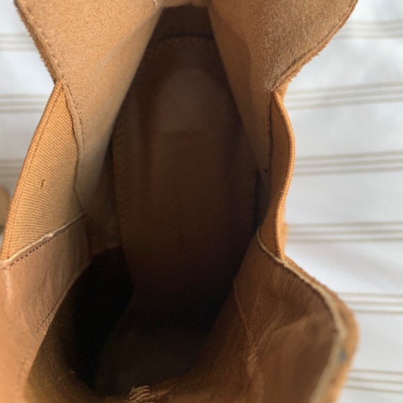 Tan “suede” booties - Picture 3 of 4